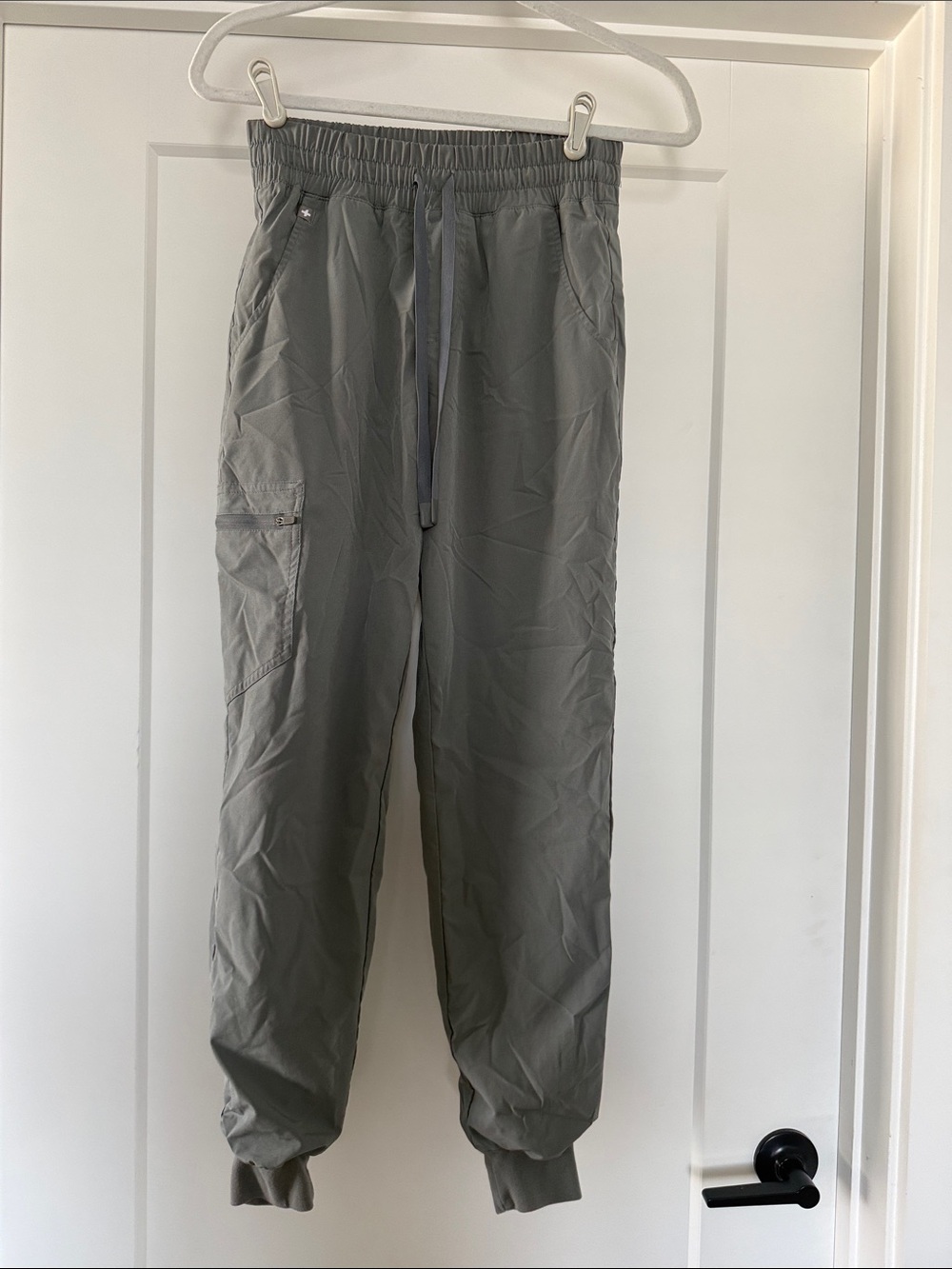 Figs Women's Gray Drawstring Cargo Joggers